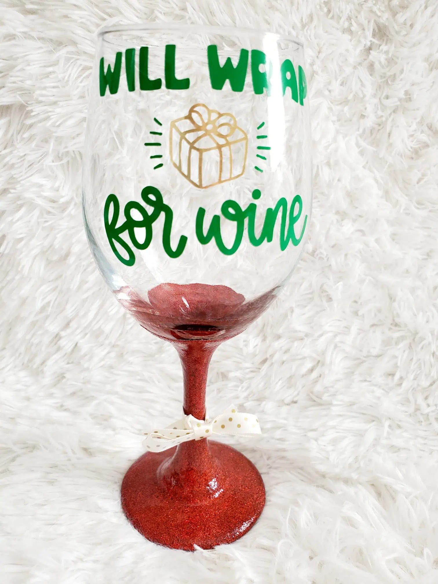 Christmas Wine Glass tots and tumblers art