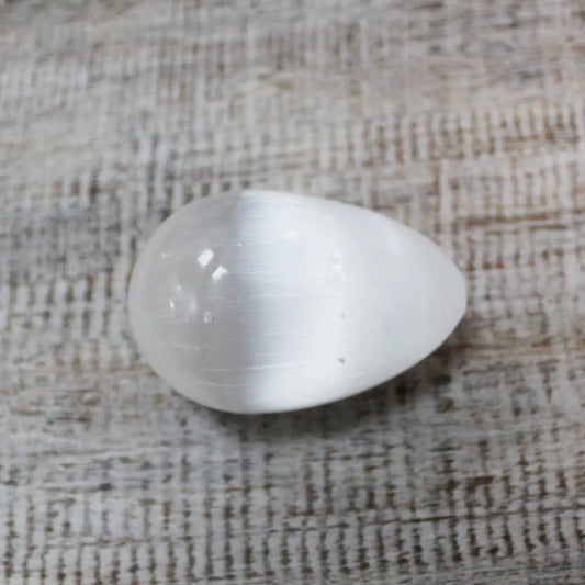 Selenite Egg - 5 - 6 cm - Spellbound